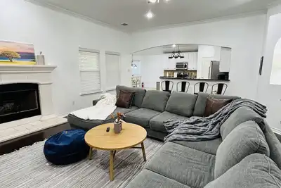 Image de Charming Luxury Convenience Spacious Home Burleson