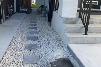 Image de Family size cozy basement apartment minutes away from popular attractions