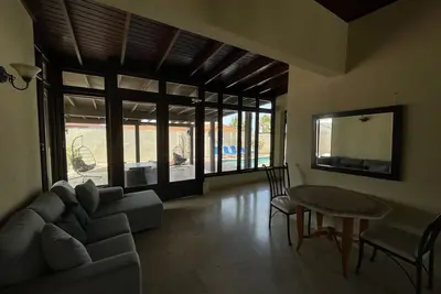 Image de Cozy & elegantly minimal home located in Aruba's best and safest neighborhoods.