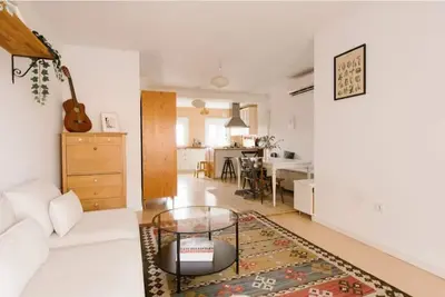 Image de Cozy but modern 2 bed/bath perfect for families\n\n