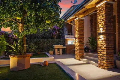 Image de A 10 minute walk from the historic center or the beach.