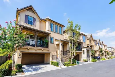 Image de 4bd 4ba Family Home near Disneyland