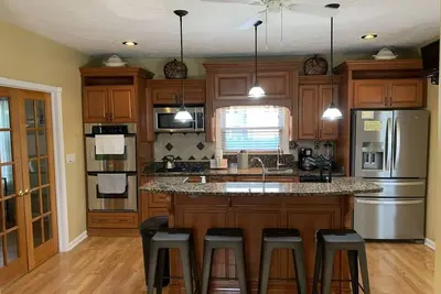 Image de Classic stay in the hart of what our up and coming city has to offer!