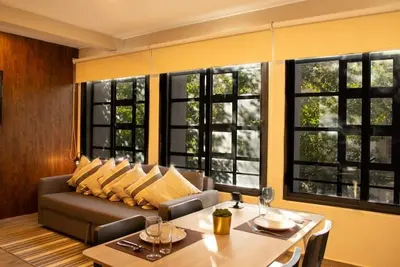 Image de 202 Walk the City Center 1bdrm 2bath Ac Apt