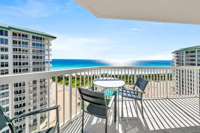 Image de Remodeled Beachfront😎😎 Silver Shells 🦀🦀Incredible 12th Fl View🐠🐠Amenities Galore