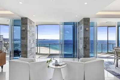 Image de Reflections 1903- Oceanfront Luxury-Relax in this fully renovated Sub Penthouse.