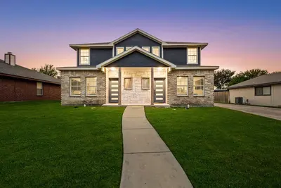 Image de Modern Elegance: 4br Arlington Gem. Minutes to the Cowboys, Rangers, & 6 Flags!