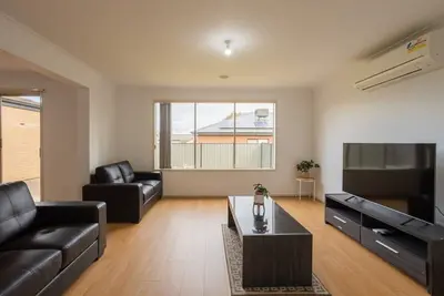 Image de Relaxing Family Home in the heart of Tarneit