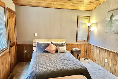 Image de 2br Queen Eagles Cabin in Campobello Sc near upcoming Saluda Trail