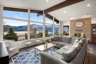 Image de Lake views, hot tub, movie room w/ arcade games, dogs Ok