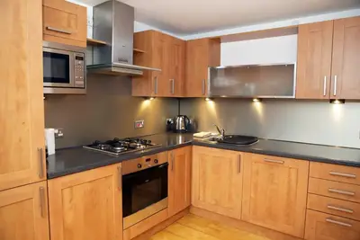Inviting Flat with Parking in Canonmills