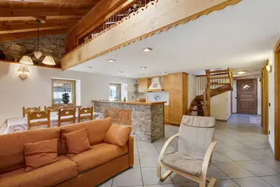 Image de Chalet \"Vista Monte Bianco\" avec vue sur la montagne, jardin partagé et Wi-Fi