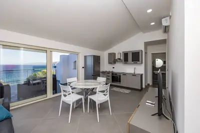 Image de Appartement 'Seaview' avec vue sur la mer, Wi-Fi et climatisation