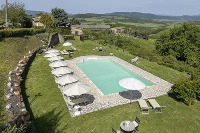 Image de Agréable appartement dans une maison de vacances pour 7 personnes avec piscine, Wifi et parking