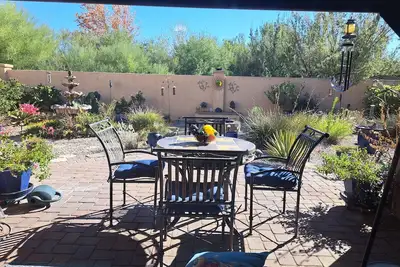 Image de Deirdre's Desert Garden Home