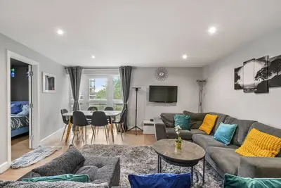 Image de 3br-Sleeps8-CanaryWharf-CinemaBedroom