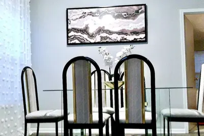 Image de Cozy 3 beds in Olathe, sleeps 8 people. Family friendly with King bed