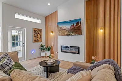 Image de Sleeps 14! ! 5bed/3bath Home w/ Heated Pool, Game Room, Jacuzzi, & Mini Golf
