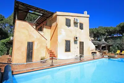 Image de Maison de vacances privée avec Wifi, climatisation, piscine privée, Tv, patio, parking