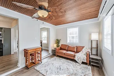 Image de Ma's Cozy Cape: Your Tranquil Home Away from Home!