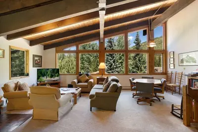 Image de Classic East Vail Home - Private Hot Tub Near Bus