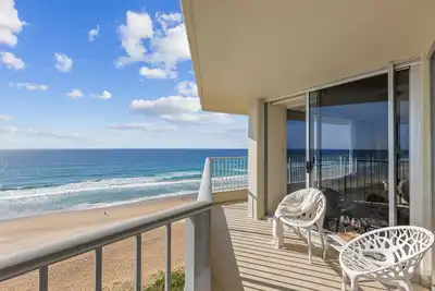 Image de Absolute Beachfront - 3 bedroom apartment in Main Beach