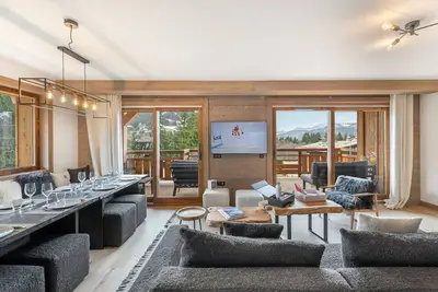 Image de Luxueux Appartements au Pied du Mont d'Arbois, Megève, avec Espace Bien-Être et Salle de Cinéma