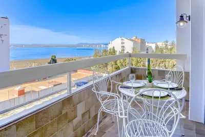 Image de La Punta 3 1 Roses