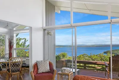 Image de Panoramic Views in Acacia Bay!