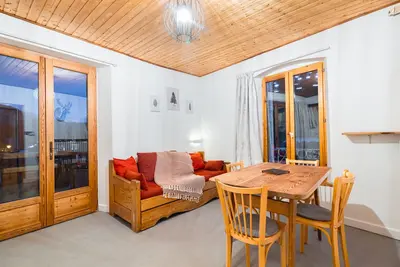 Image de Charmant 2 Pièces avec Piscine Été, Balcon et Parking Privé à 300m des Pistes