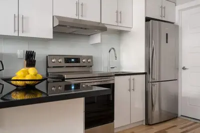 Image de Cozy & Beautiful Renovated Studio in Le Plateau\n\n