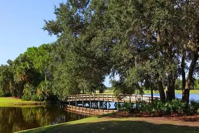 Image de Luxury Home With All Golf And Country Club Priviledges Included!