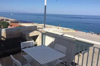 Image de Homerez - Appartement élégant avec vue sur la mer à Mascali - 60 m²