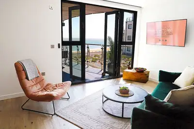 Image de Eco Beach Front Apartment with Secure Parking