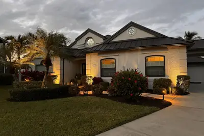 Image de Dog Friendly, Heated Pool, Quiet Court, Salt Water Dock, Fishing!