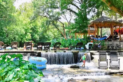 Image de #22Son’s Rio Cibolo Safari Cabin