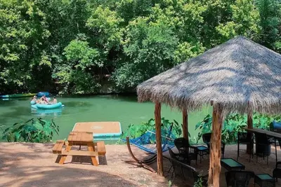 #16 Son's Rio Cibolo Safari Cabin