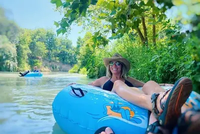 Image de #44Sons River Ranch Safari Cabin