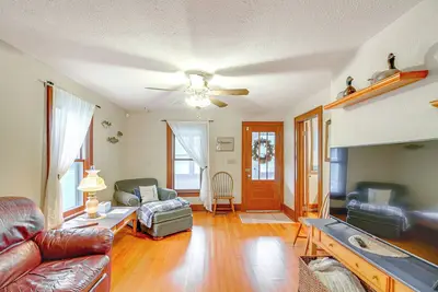 Image de Charming Long Lake Home w/ Dock on 2 Acres!