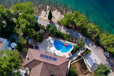 Image de Beautiful Hvar Villa | 4 Bedrooms | Villa Stone Pine | Private Infinity Pool & Stunning Sea Views | Vrboska