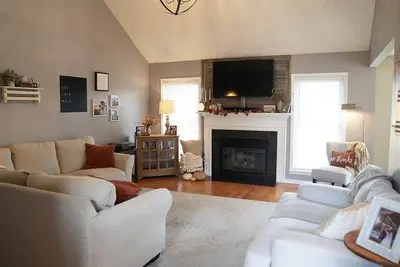 Image de Cozy Home on a quiet cove 5 minutes from Union University and shopping!