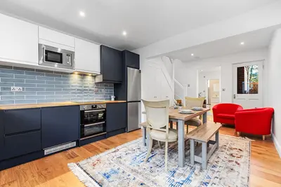 Image de Brand New Modern 2 Bedroom House in Barnet, London