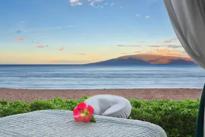 Image de 𝐅𝐢𝐧𝐝𝐢𝐧𝐠 𝐌𝐞𝐢𝐥𝐢 Maui Magic: Beachfront Maui Ocean Club Resort! 2br