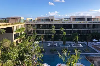 Image de Pent House con sala, comedor, 3 habitaciones, jacuzzi y 3 baños. \n