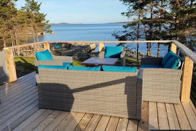 Image de Pleasant Harbour Oceanfront Hottub And Kayaks