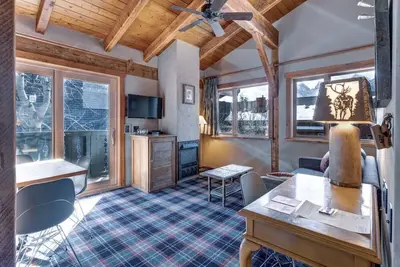 Image de Downtown Canmore-6 Guests!