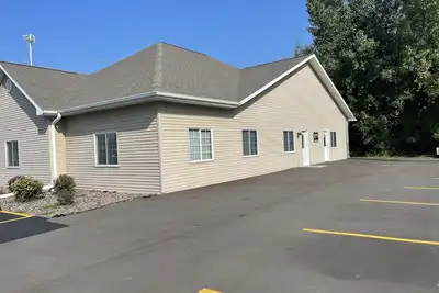 Image de Crafters Retreat, ‘Posie, Too! ’ Sleeps 12, 9 Miles North of Lambeau Field