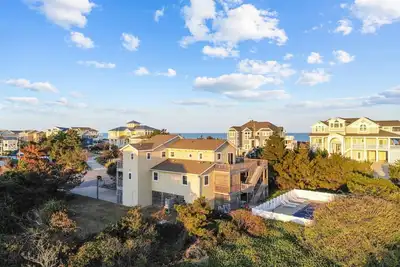 Image de 1936 - Dolphin Dance, Ocean Views, Pool, Hot Tub, Sun Deck. Bring Fido.