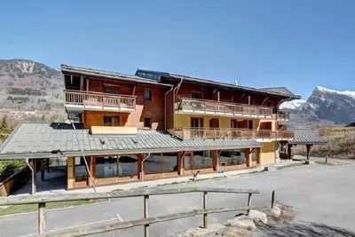 Image de Morillon | 1br + Child-Friendly | Sleeps 4