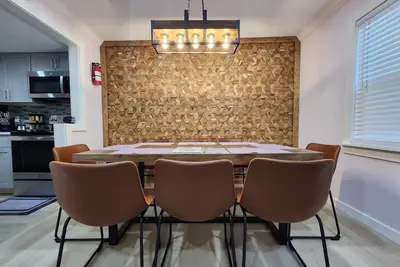 Image de Modern Island Serenity!